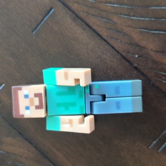 Minecraft Steve Basics Action Figure Set - Picture 2 of 4